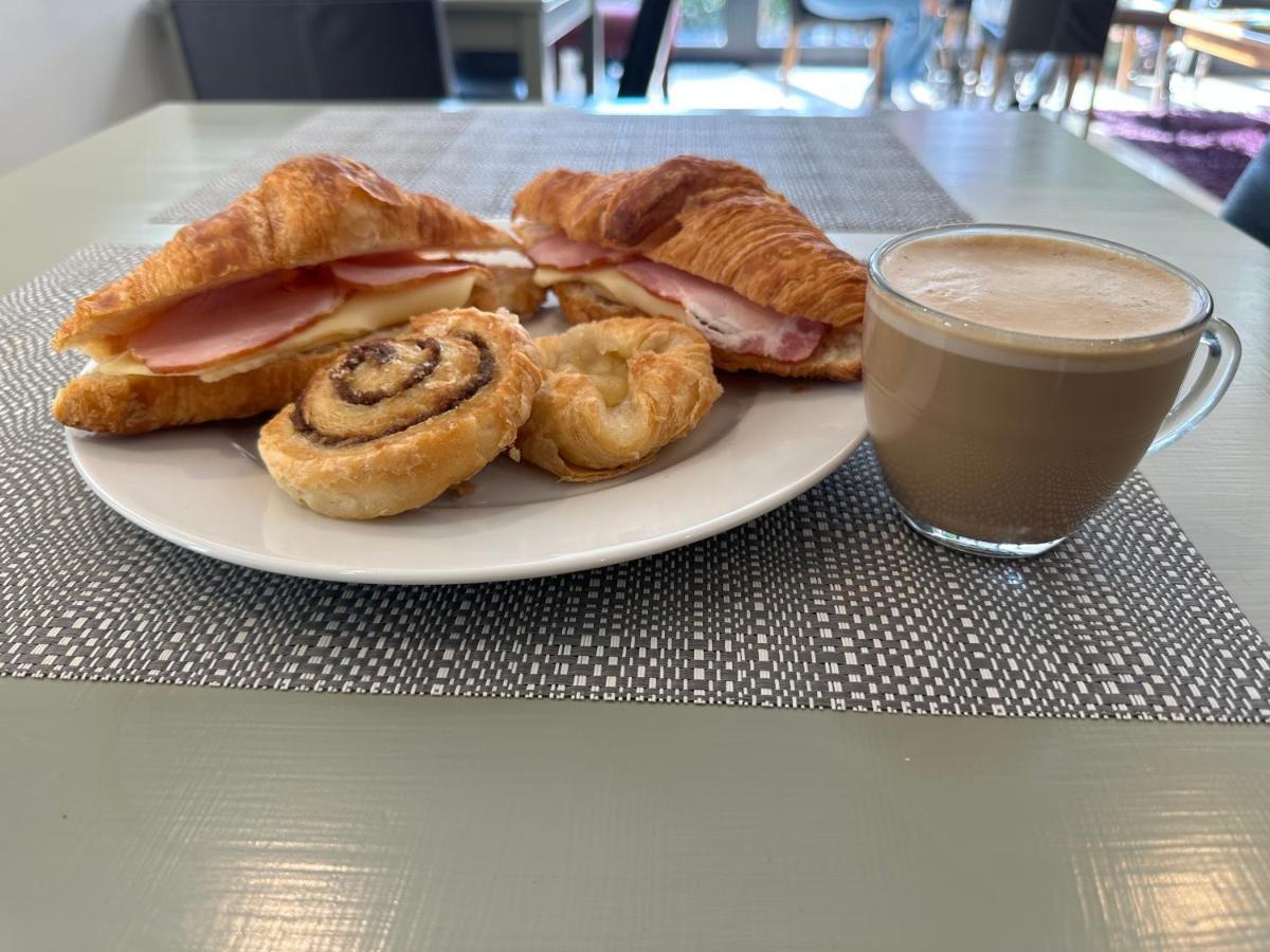 Number One Hundred Bed And Breakfast Κάρντιφ Εξωτερικό φωτογραφία